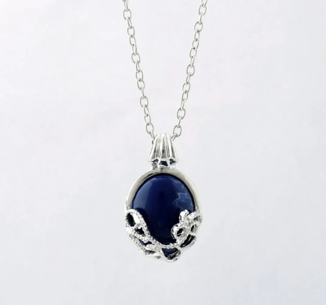 Pendentif Elena – Bijou Vintage Inspiré de Vampire Diaries